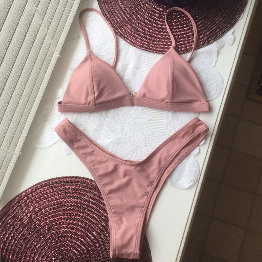 Triangle Bikini - Picture 1 of 4